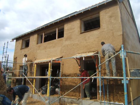 2009 – Nort sur Erdre – Solène et Thomas – Christelle – Corps d’enduit sur construction paille 25